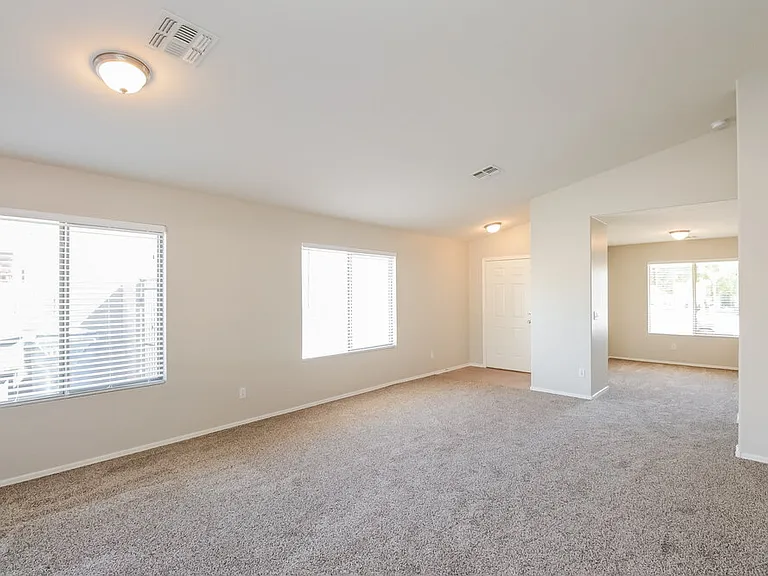 6426 W Watkins St — Photo 4