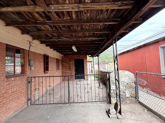 5th image of 228 Mango Rd