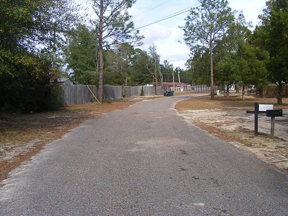 Lake Cr Street Scene