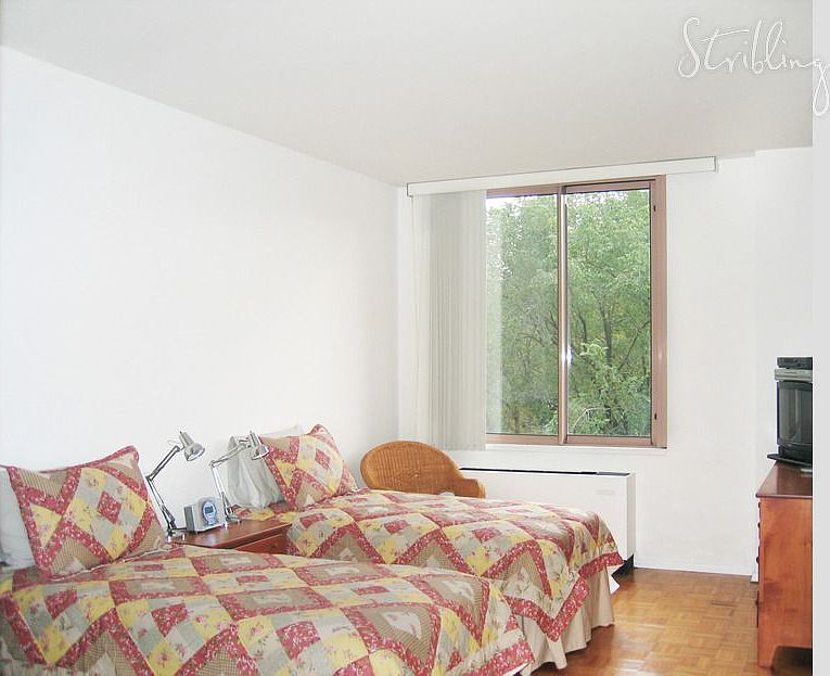2nd image of 101 W 79th St APT 5E