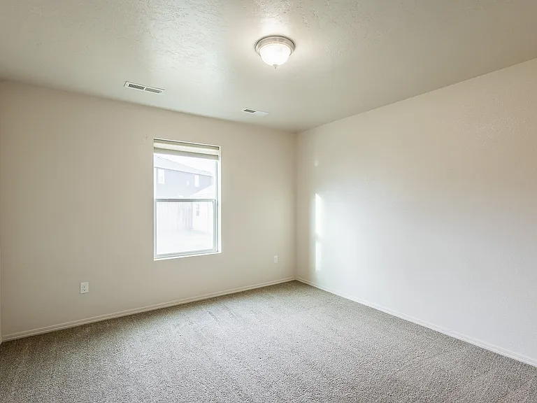 143 E Rose Lake Dr — Photo 19