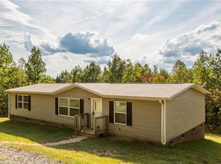 260 Alley Cat Ln, Mount Airy, NC 27030
