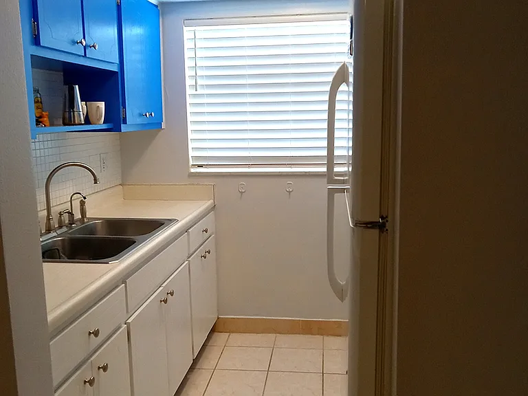 1221 Drew St #B6 — Photo 7