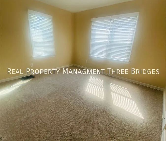 3208 Dix Ave — Photo 5