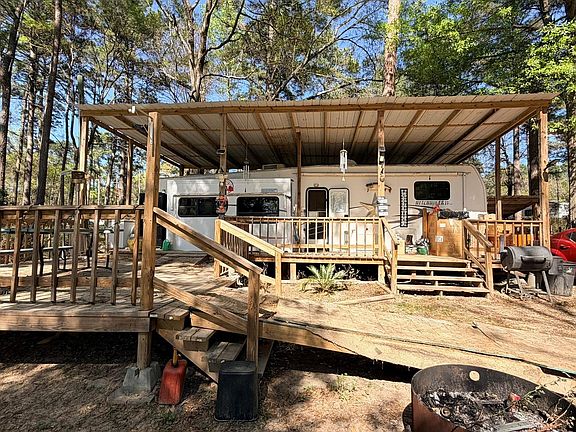 3rd image of 361 Medina Dr