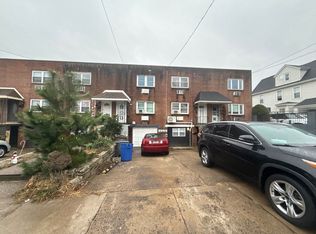 5715 Tulip St, Philadelphia, PA 19135