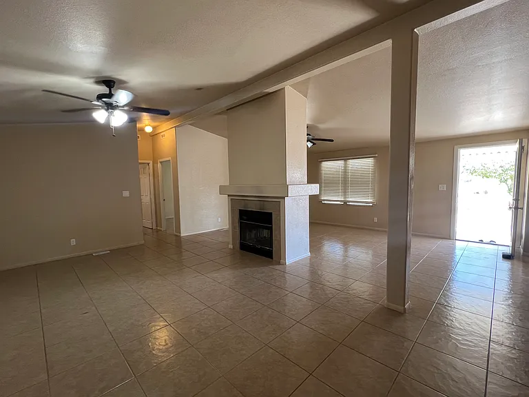 7868 N Reed Rd — Photo 13