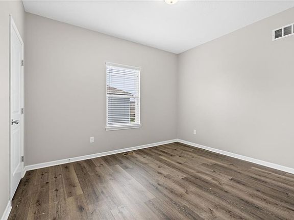 4th image of 26147 W 141st Ter