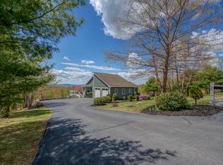 79 Tarkiln Hill Rd, Raymond, ME 04071