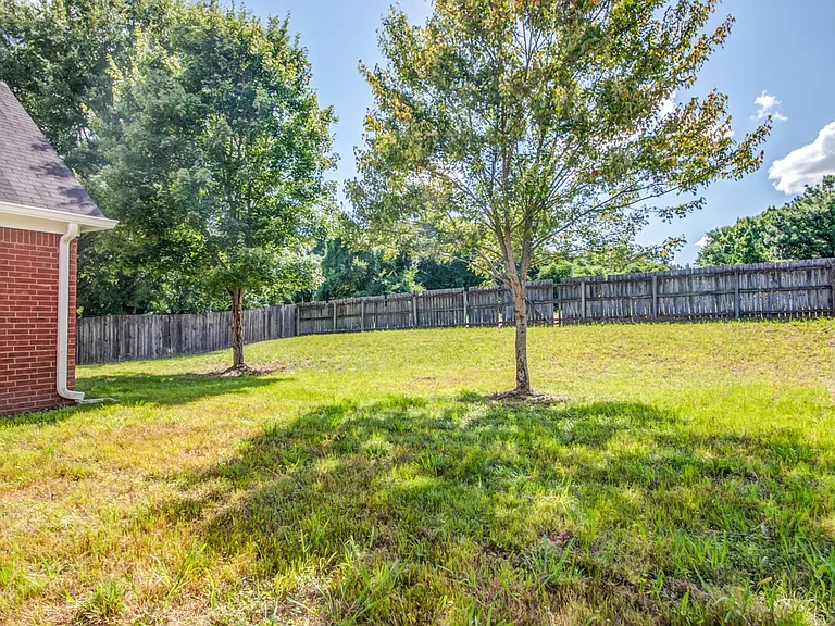 9461 Hickory Dr — Photo 42