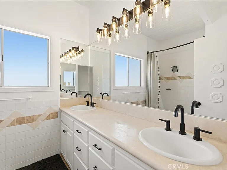 337 La Verne Ave — Photo 7