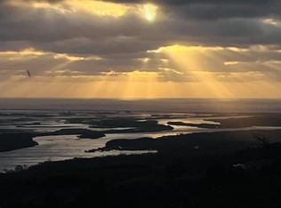 1408 Tompkins Hill Rd, Fortuna, CA 95540