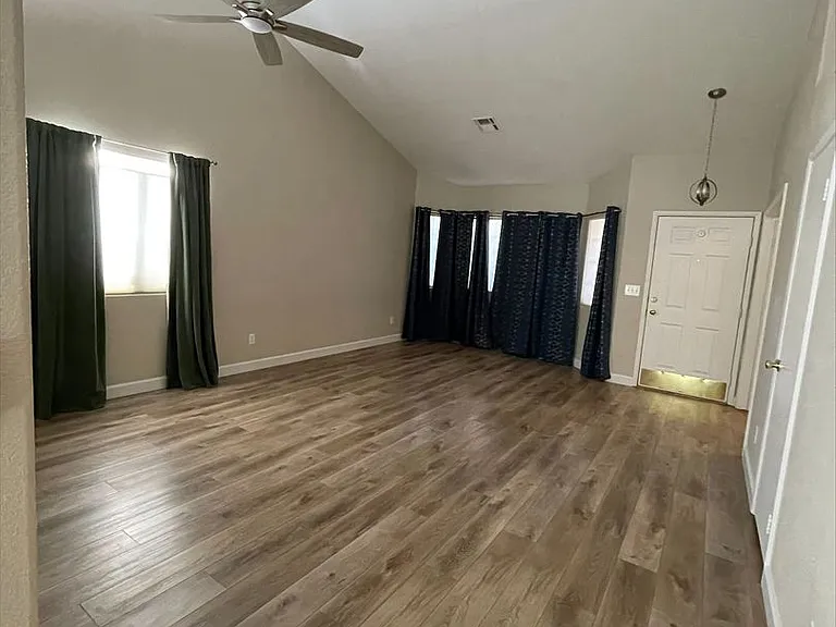 3674 Soothing Surf Dr — Photo 12