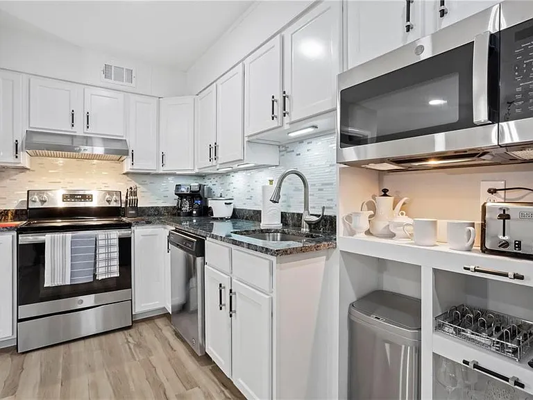 5750 Old Gordon Rd — Photo 13