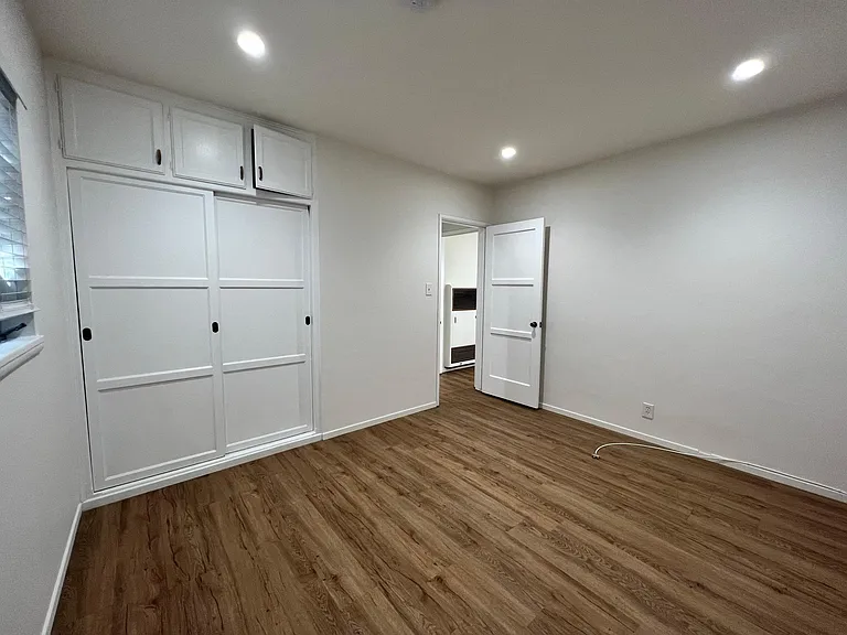 2451 Federal Ave — Photo 8