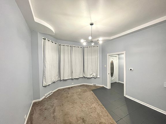 2nd image of 2945 N Sacramento Ave Unit 1