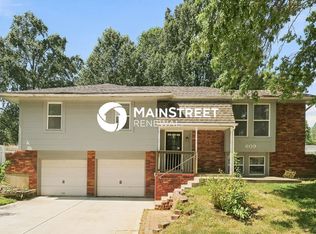 609 NE 2nd St, Blue Springs, MO 64014