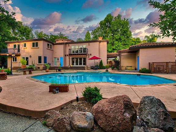 4th image of 8373 Hidden Valley Cir