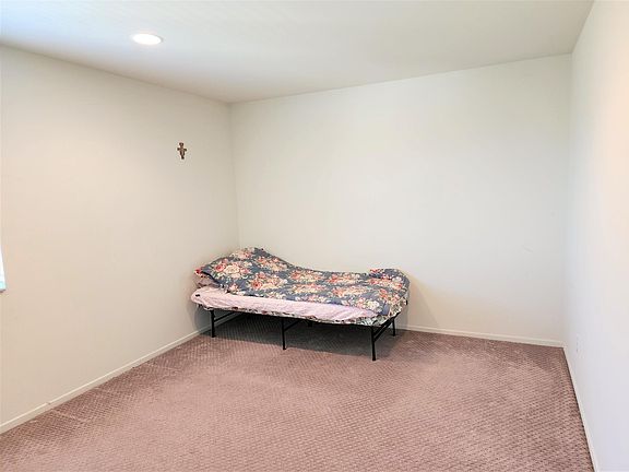 2nd image of 34823 Oakwood Ln