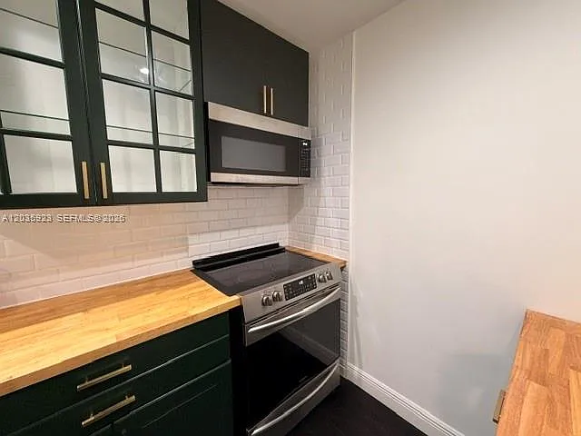 21455 NW 39th Ave #1 — Photo 5