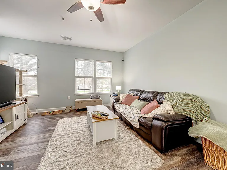 42461 Rockrose Sq — Photo 9