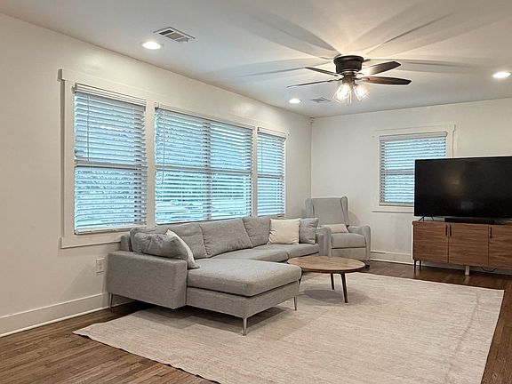 5th image of 2185 Greystone Way