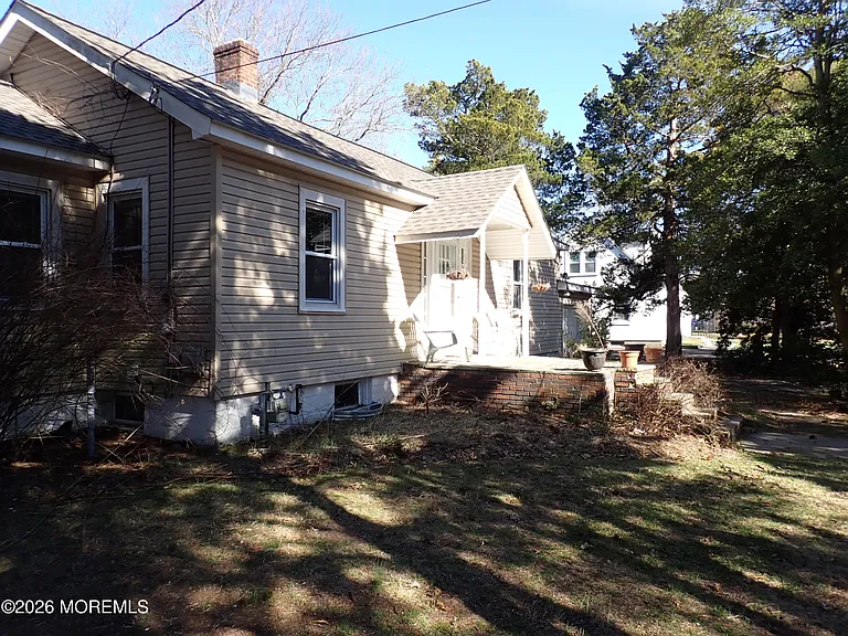 1490 Davidson Ave — Photo 3