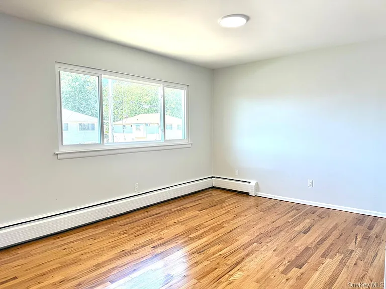 65 Florida Ave — Photo 8