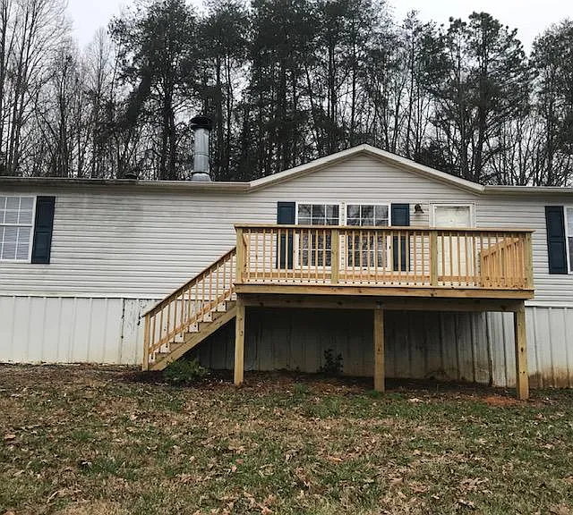 201 Rockingham Rd — Photo 1