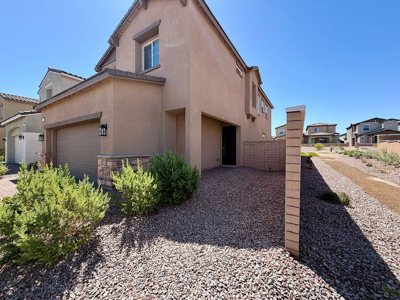 4 bed, 3.0 bath, 2108 sqft, $2,495 — Photo 2