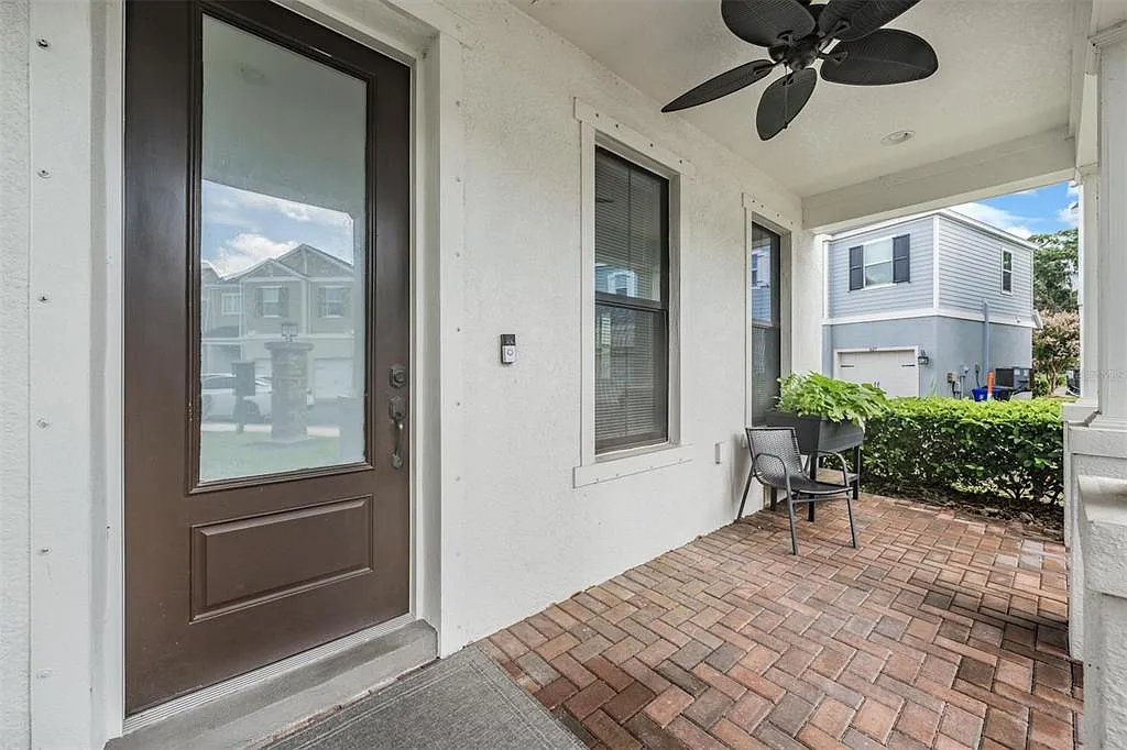 3 bed, 2.5 bath, 1569 sqft, $2,850 — Photo 2