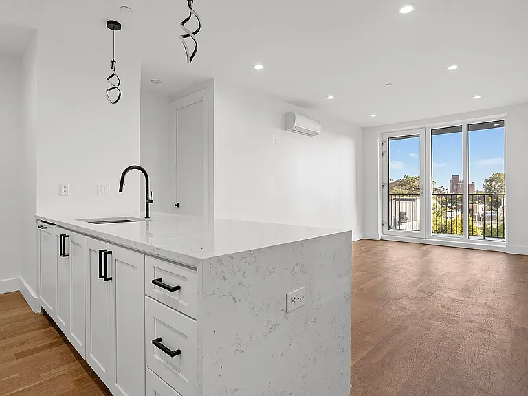 2266 Atlantic Ave #6B — Photo 4