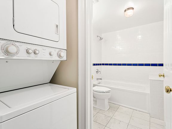 4th image of 49 Sidney Pl APT 1