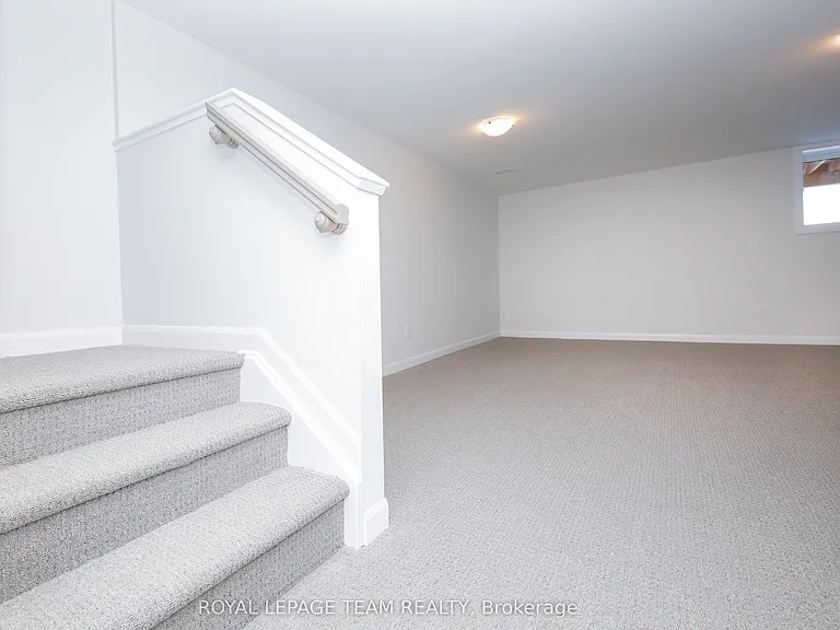 645 Hamsa St — Photo 39