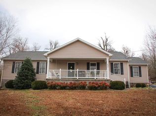 692 Bartlett Ave, Madisonville, KY 42431