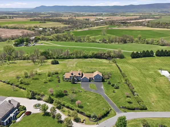 2573 Echo Springs Rd, Chambersburg, PA 17202