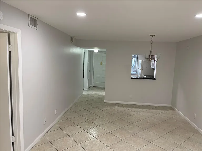 6549 Somerset Dr #106 — Photo 5