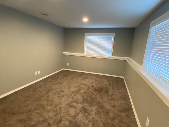 3rd image of 9938 Cottonwood St NW