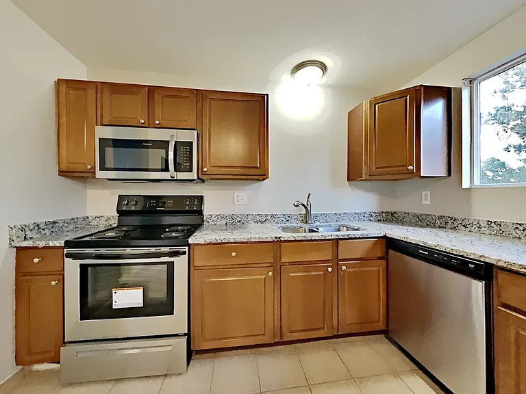 17403 E Eastman Dr — Photo 4