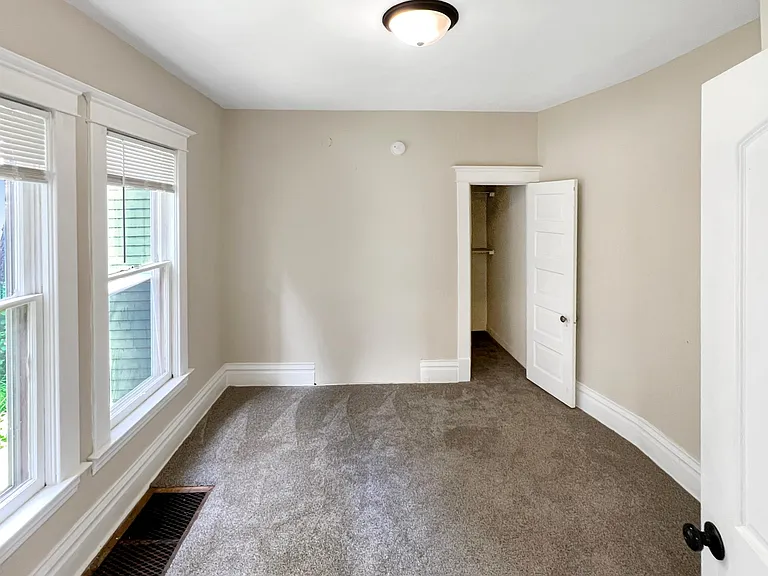 207 Allen Blvd — Photo 6