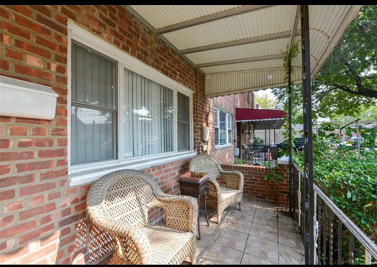 3 bed, 1300 sqft, $3,200 — Photo 2