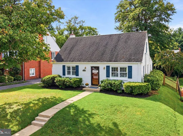 4214 Matthews Ln, Kensington, MD 20895