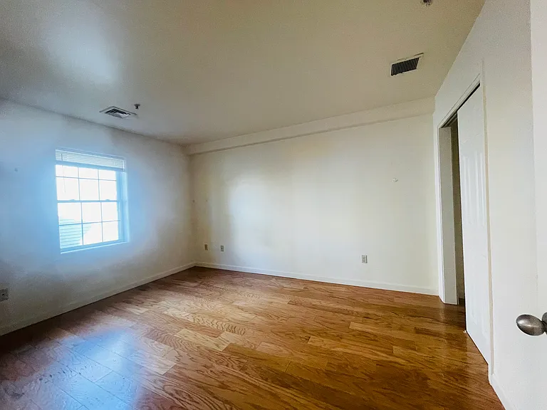 34 Raymond St #A — Photo 13