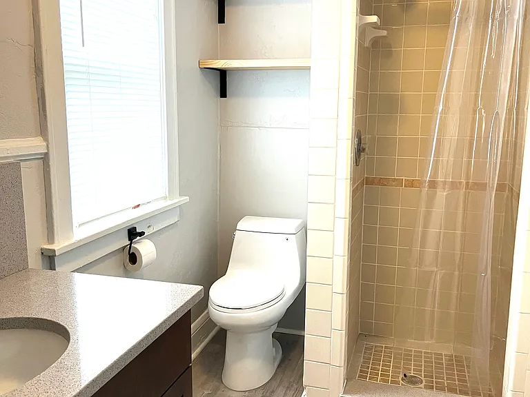 619 Tanglewood St #4 — Photo 6