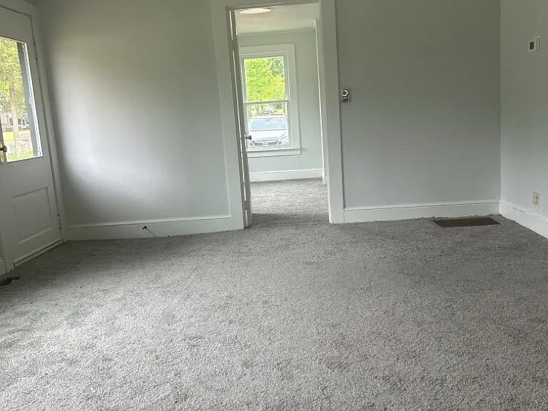 82 Main St — Photo 2