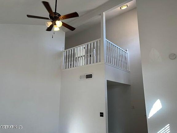 3rd image of 11825 Prado Del Sol Dr