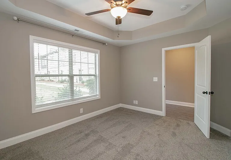 180 Dundee Dr — Photo 5