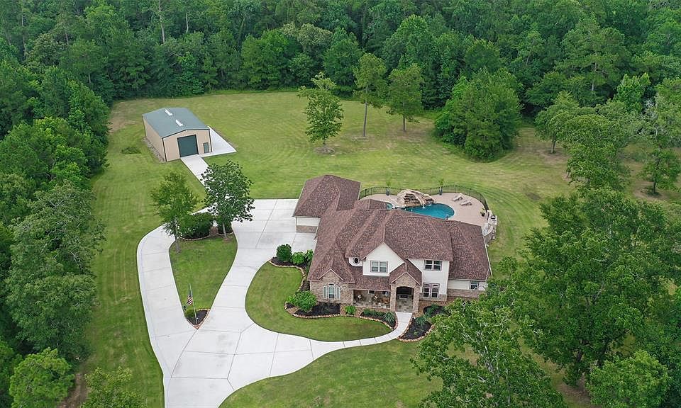 Approximately 5.6 acres on Cul De Sac in High Meadow Ranch! 30X50 Workshop, Pool/spa, Outdoor kitchen! Very private lot and perfect for horses! Workshop is RV ready!