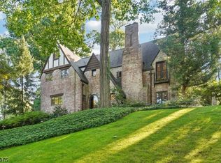 16 Warwick Rd, Summit, NJ 07901