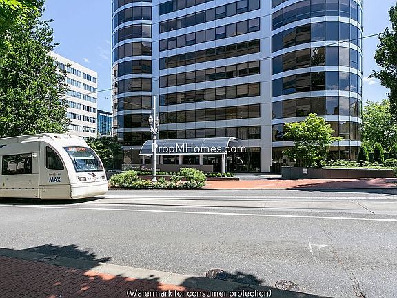 MAX/Bus Access -5th & Market